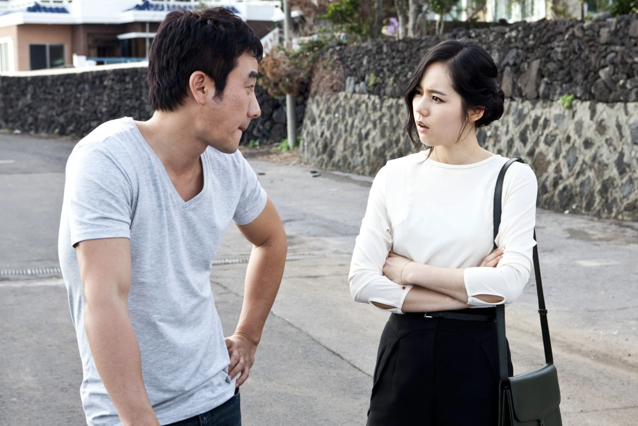 Architecture 101 《Uhm Tae Woong》 (left); 《Han Ga In》 (right)